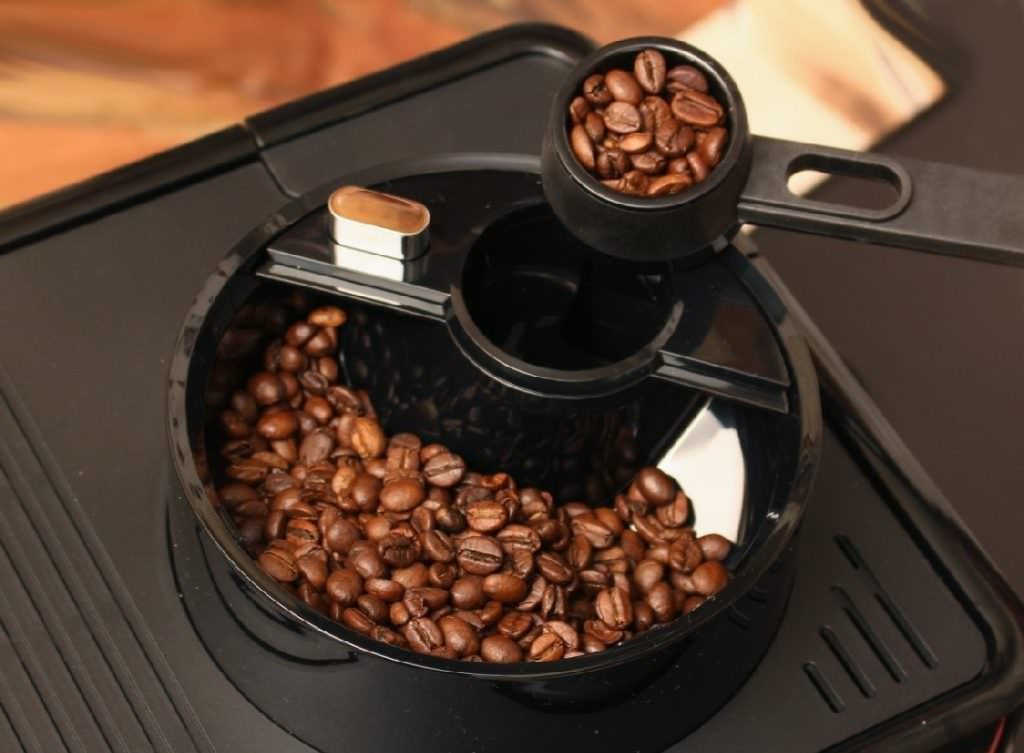 De ce nu mai macină cafeaua un espressor